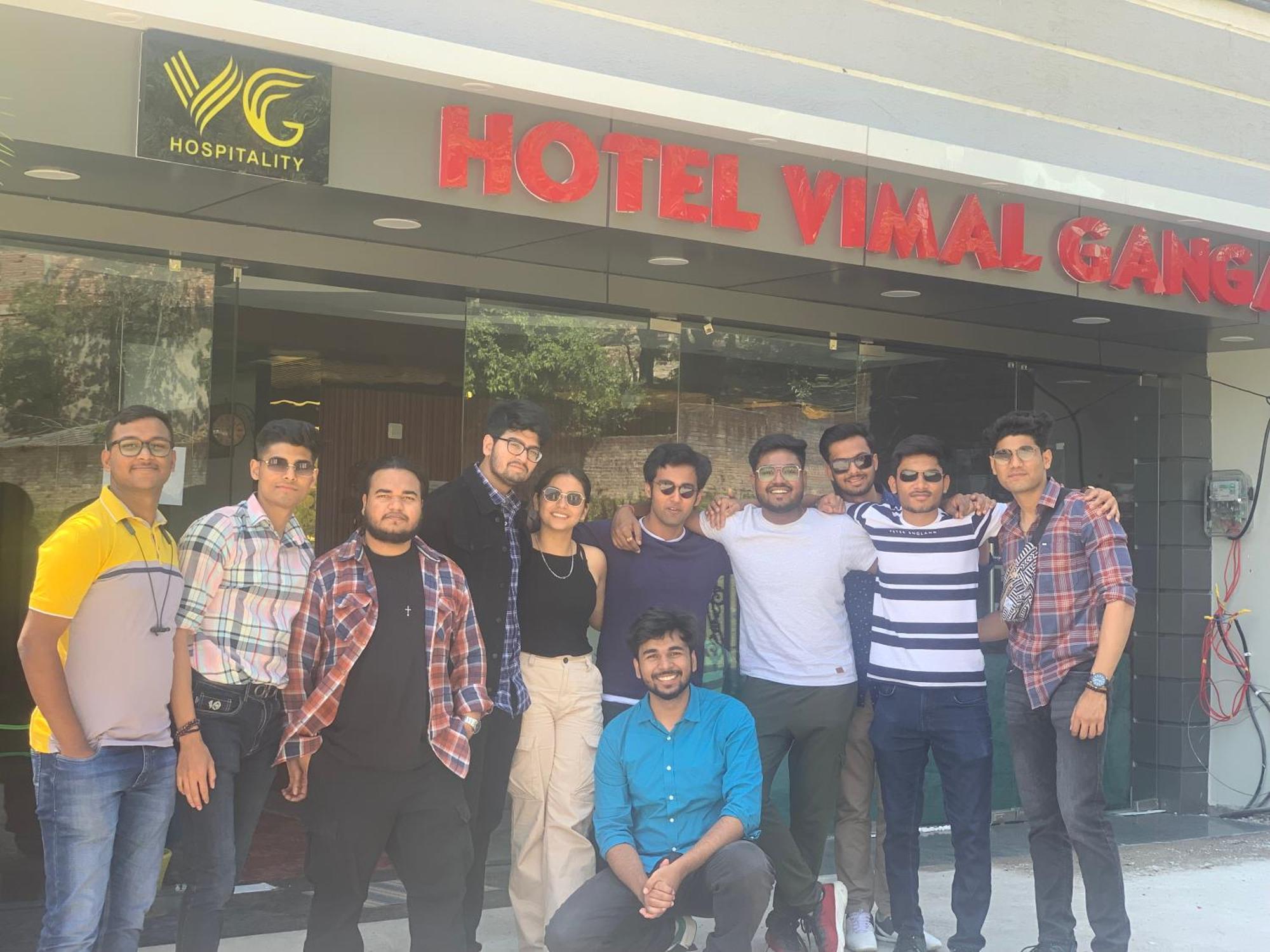 Hotel & Hostel Vimal Ganga Rishīkesh Buitenkant foto