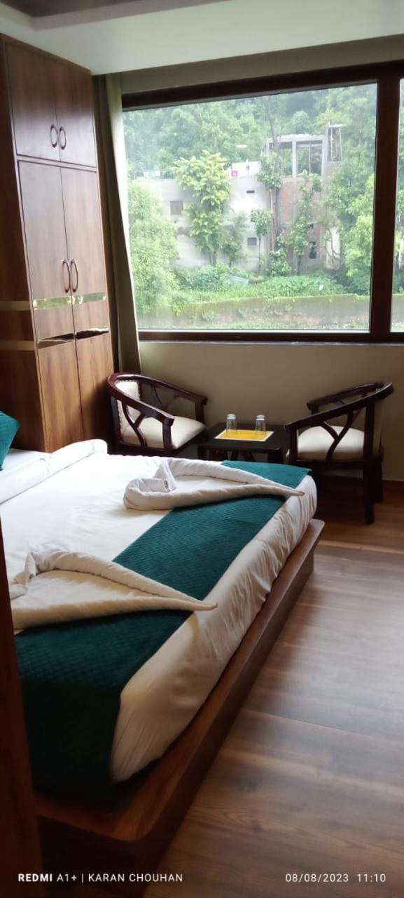 Hotel & Hostel Vimal Ganga Rishīkesh Buitenkant foto