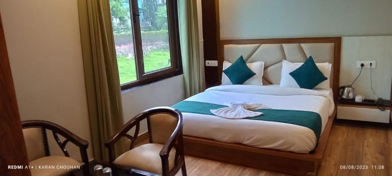 Hotel & Hostel Vimal Ganga Rishīkesh Buitenkant foto