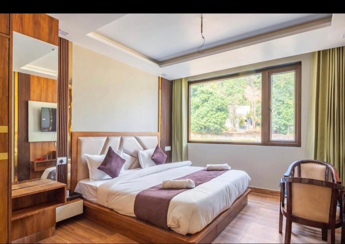 Hotel & Hostel Vimal Ganga Rishīkesh Buitenkant foto